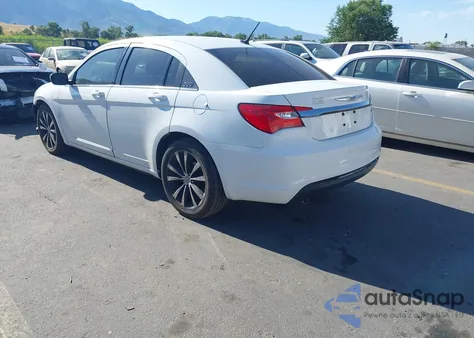 2013 Chrysler 200 Limited z USA, uszkodzony, nr VIN 1C3CCBCG0DN577956